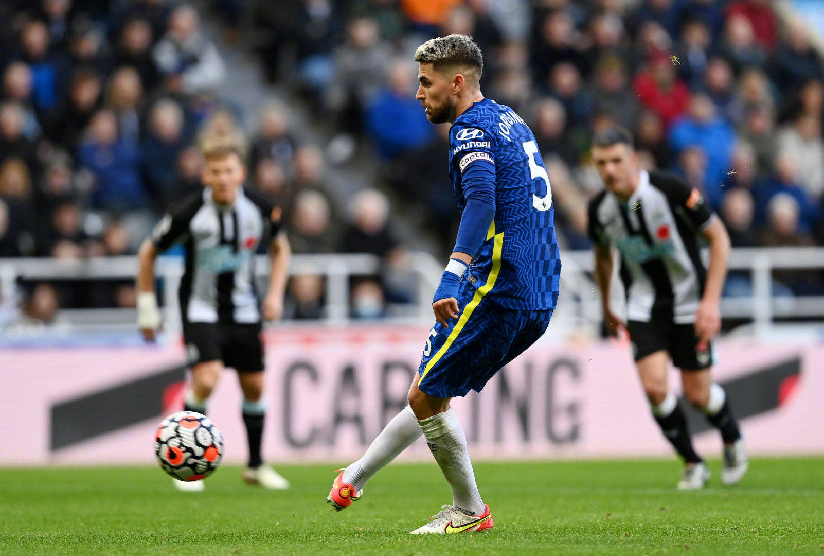 她显示出了 她显示出了