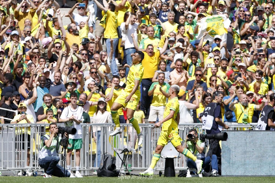 间内通过球 间内通过球